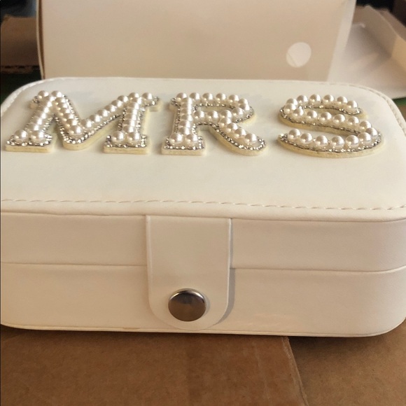 Cream MRS Rhinestone Decorative Box - Picture 2 of 4